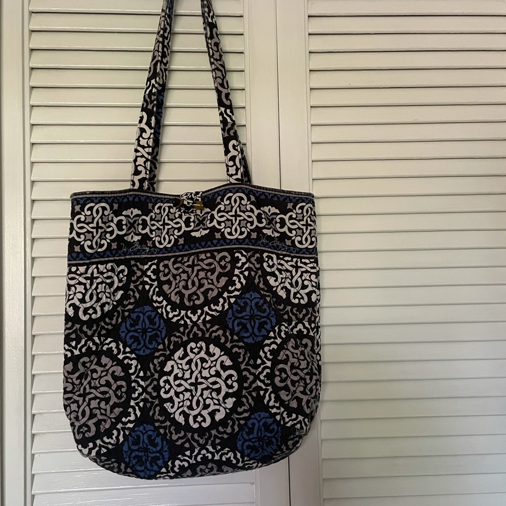 Vera Bradley Tote Retired Canterberry Cobalt.